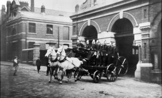 1882 – 1900 Leeds Park Street fire station.